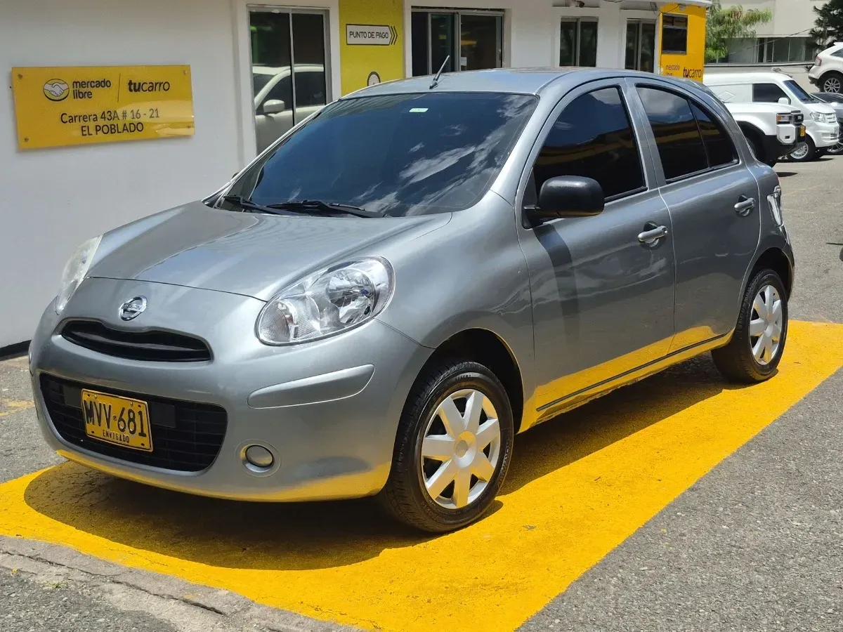 Nissan March para alquiler en Medellín